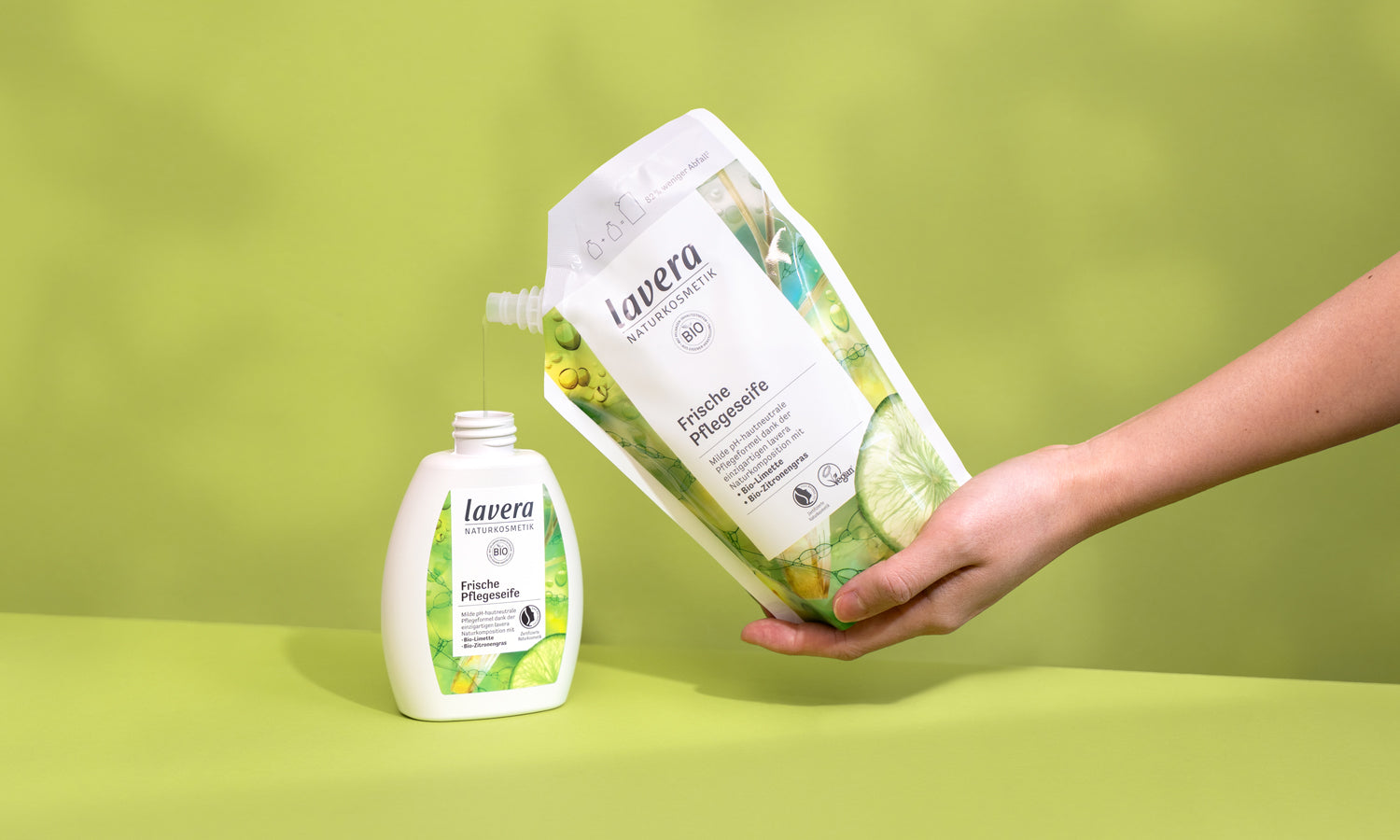 Sapone detergente fresco con busta ricarica