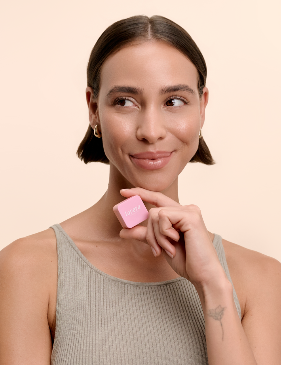 lavera The Cube – Restore & Protect Balm durante l'applicazione