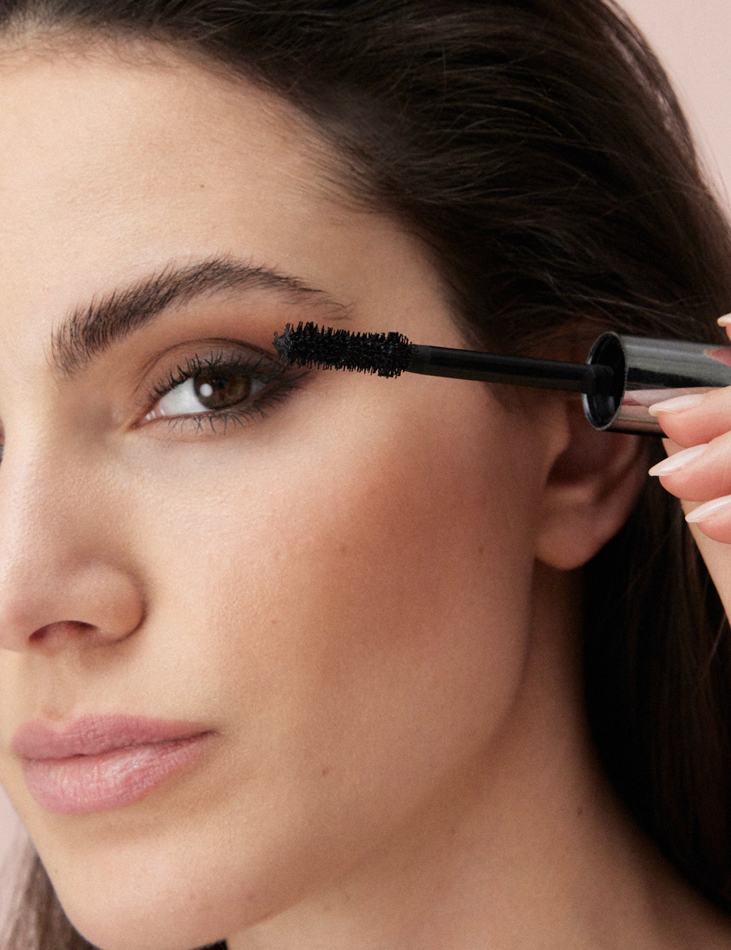 lavera Lash to Impress Mascara -Black- in der Anwendung