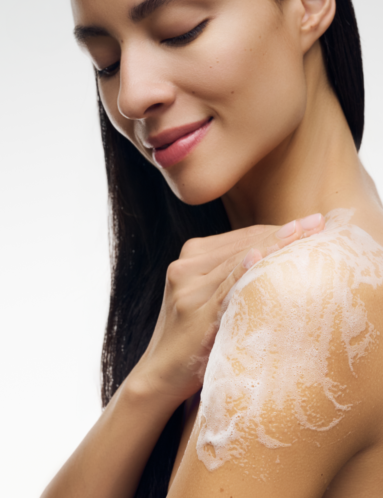 lavera Gel Doccia Refresh Me durante l'applicazione