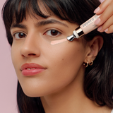 lavera Brightening & Hydrating Undereye Corrector durante l'applicazione