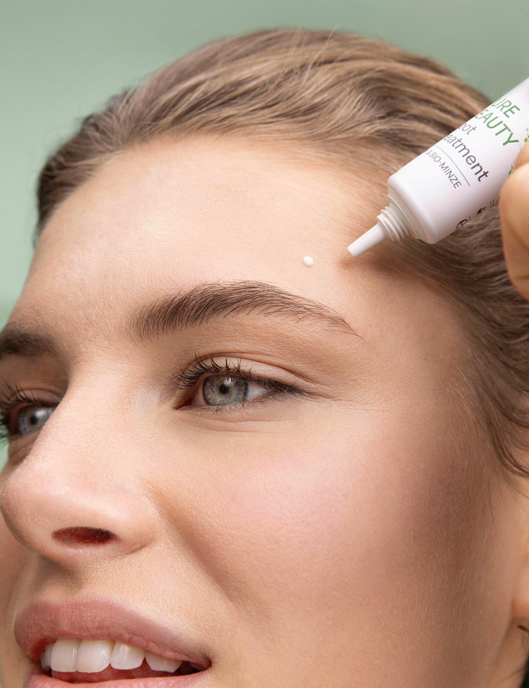 lavera Pure Beauty Spot Treatment durante l'applicazione