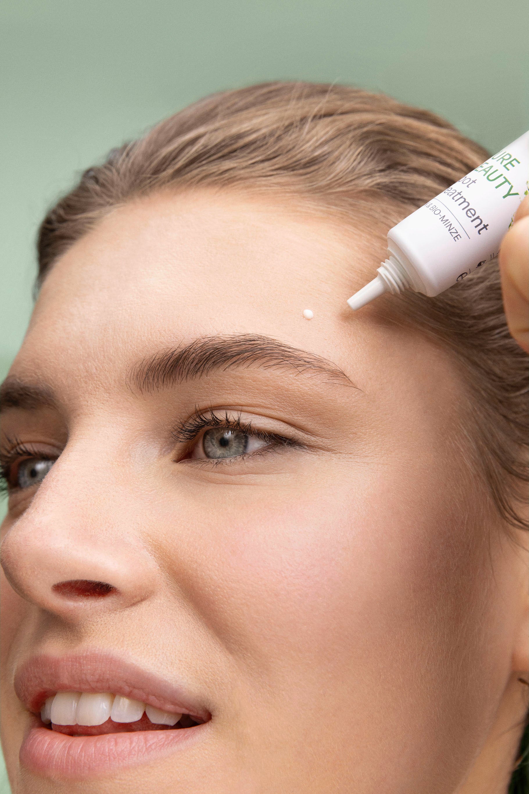 lavera Pure Beauty Spot Treatment durante l'applicazione