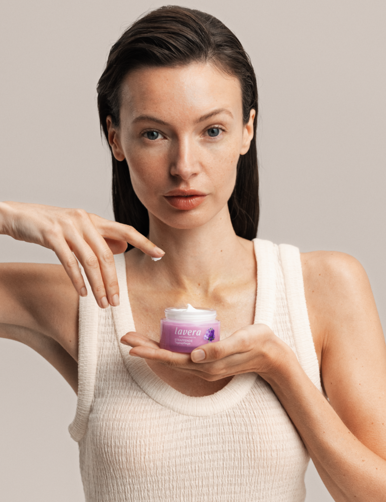 lavera Firming Day Cream durante l'applicazione