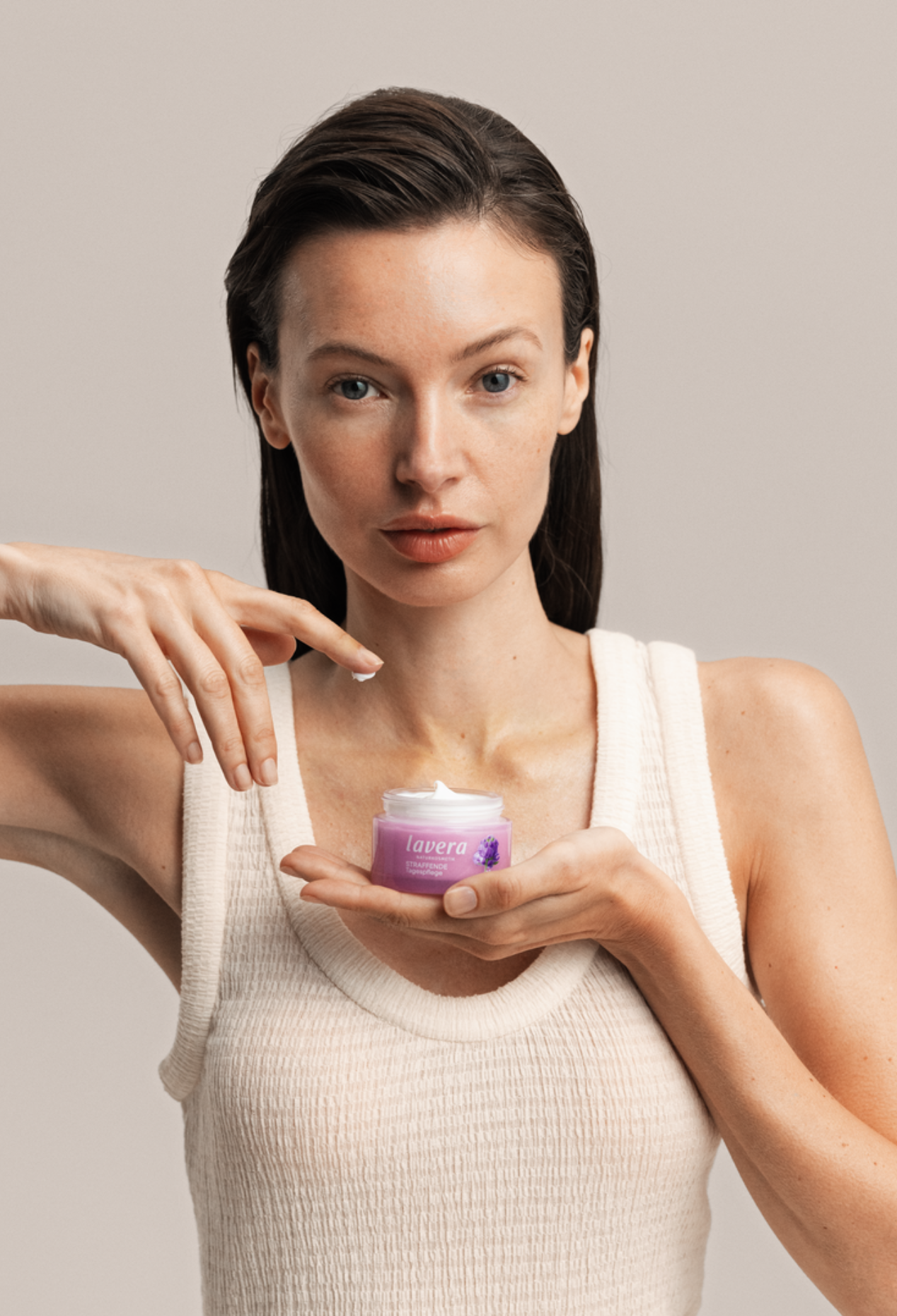 lavera Firming Day Cream durante l'applicazione