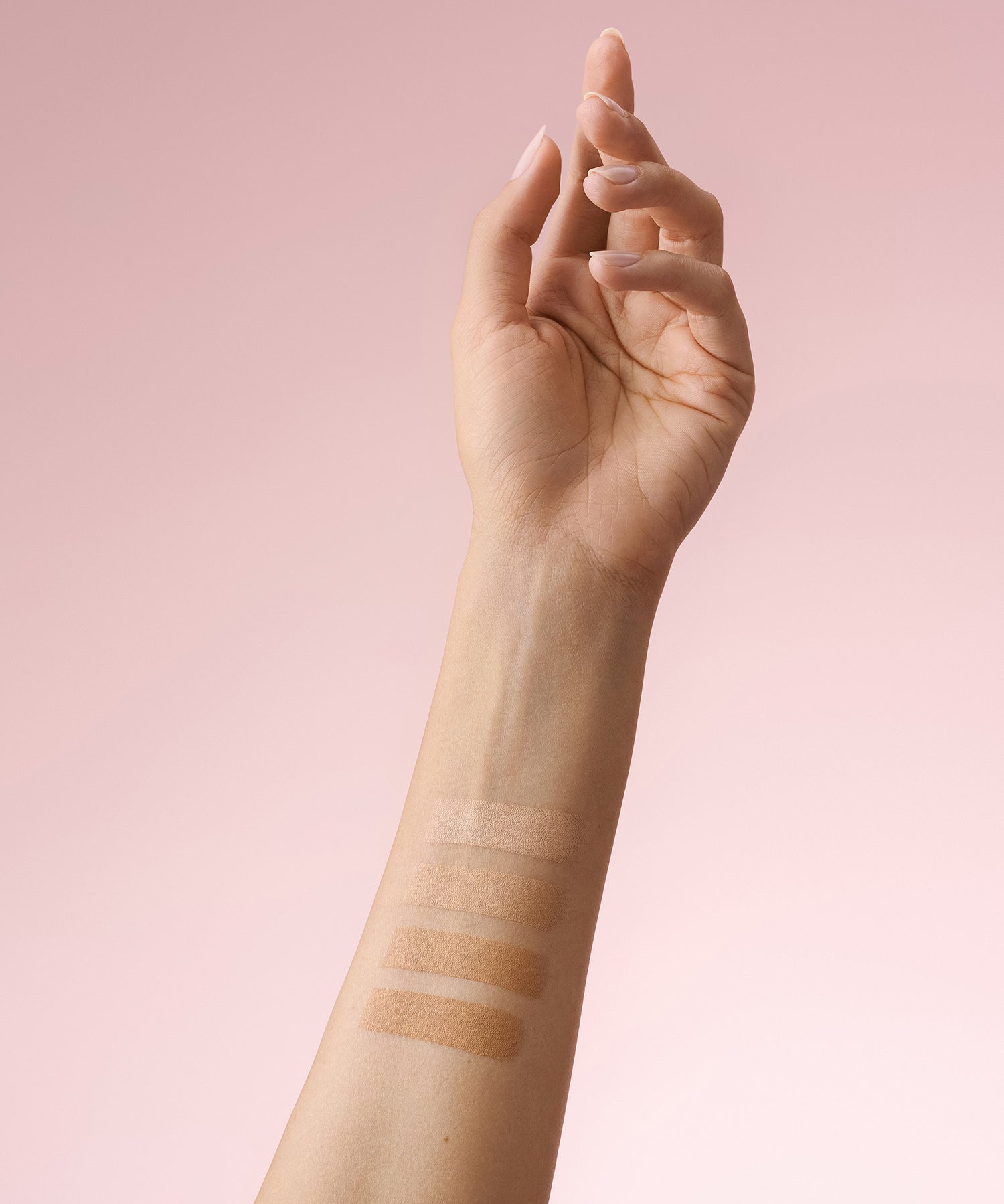 lavera Cream to Powder Foundation -Medium 1.2- durante l'applicazione
