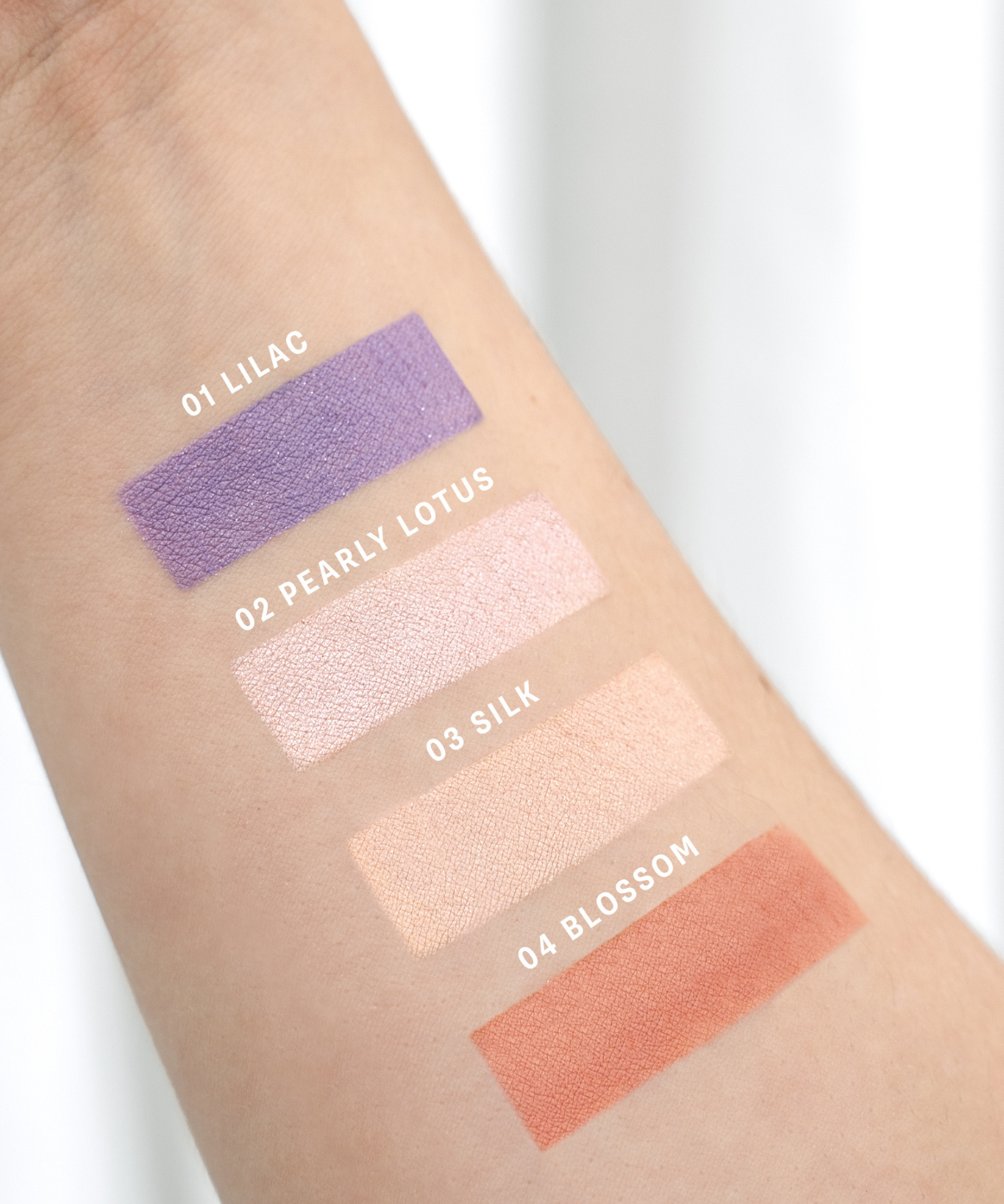 lavera Signature Colour Collection -Pure Pastels 01- in der Anwendung