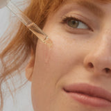 lavera Re-Energizing Sleeping Öl-Elixier in der Anwendung