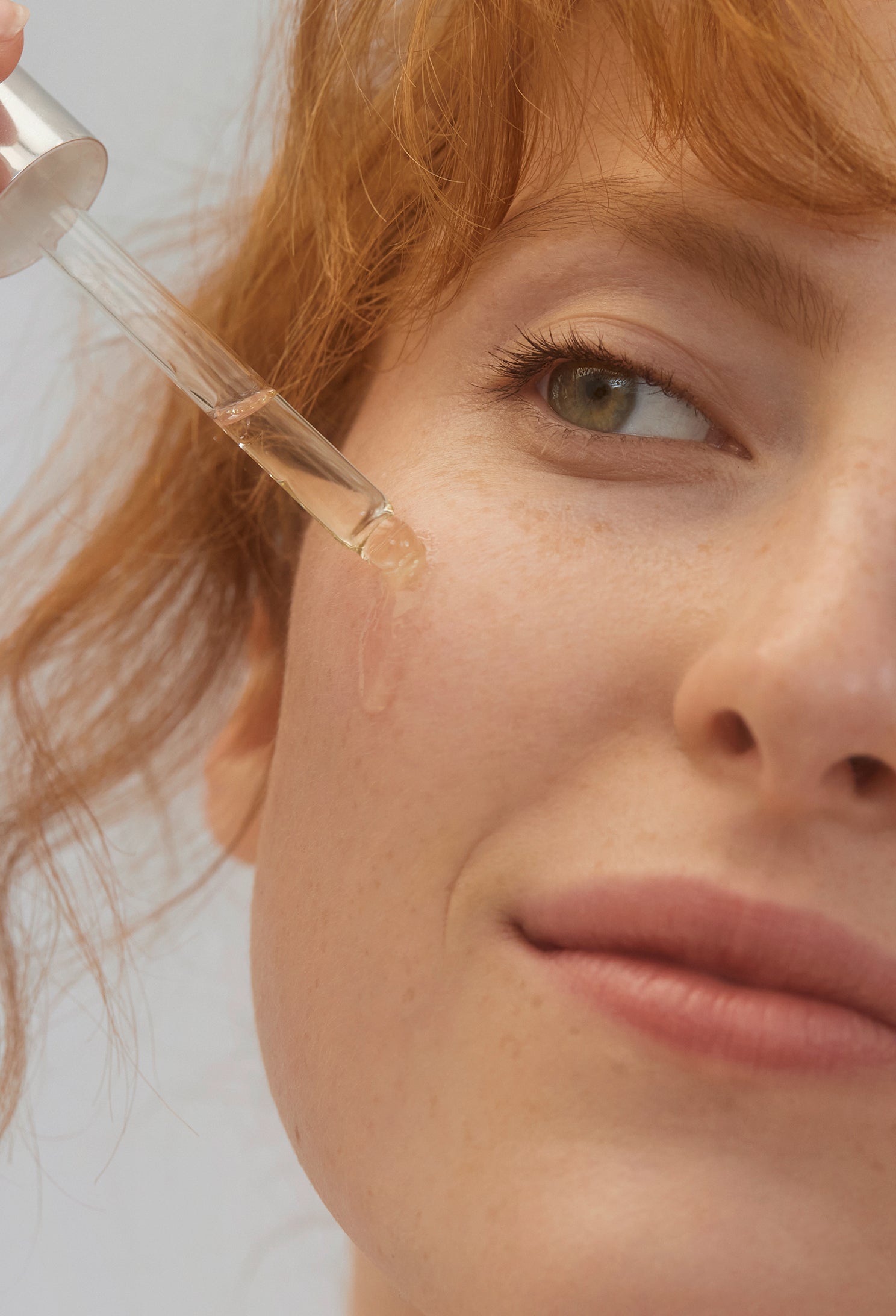 lavera Re-Energizing Sleeping Öl-Elixier in der Anwendung