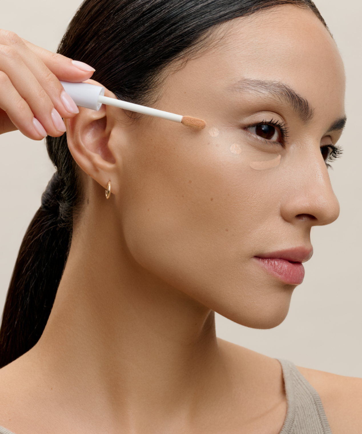 lavera Radiant Skin Concealer -Medium Sand 05- durante l'applicazione