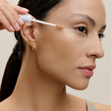 lavera Radiant Skin Concealer -Medium Sand 05- durante l'applicazione