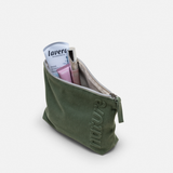 lavera Kosmetiktasche – Sage Green in der Anwendung