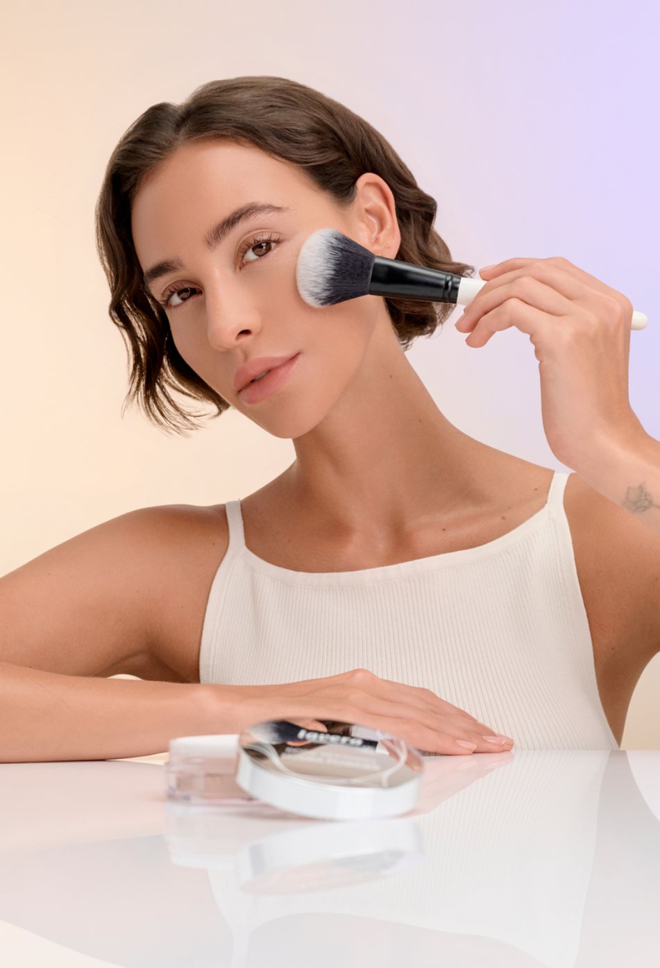 lavera Pore Refining Hydra Powder durante l'applicazione