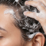 lavera Shampoo Volume & Lift durante l'applicazione