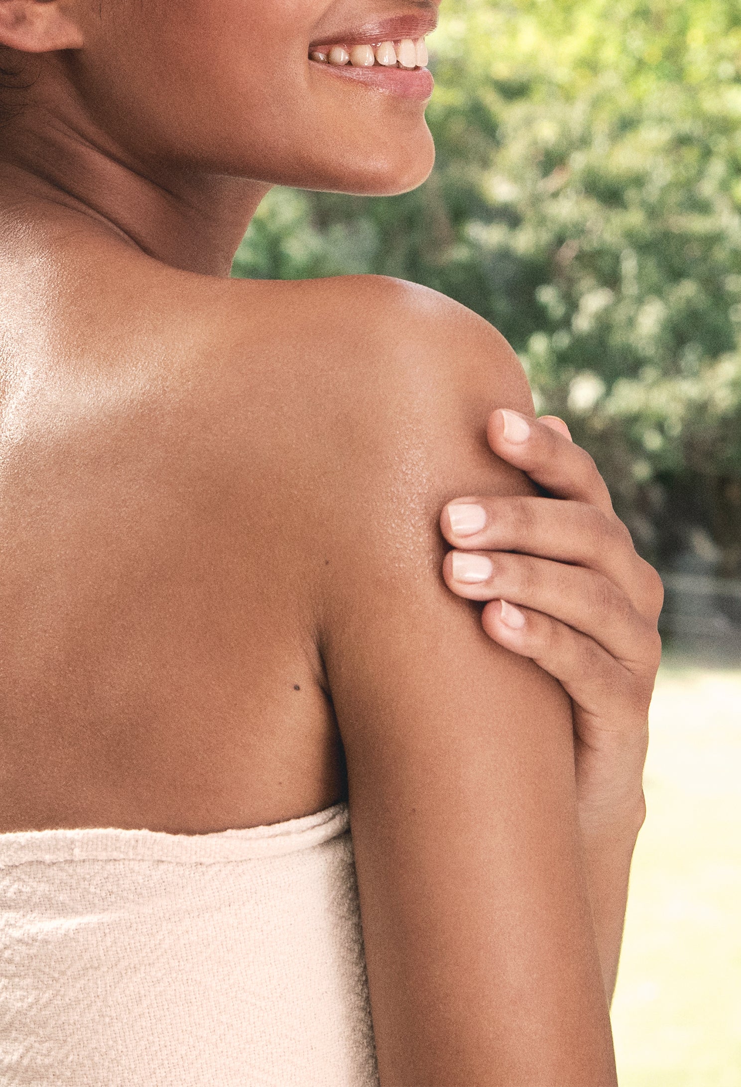lavera Benessere olio corpo durante l'applicazione