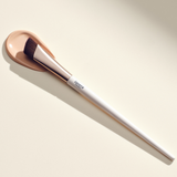 lavera Dream Blend Concealer Brush durante l'applicazione