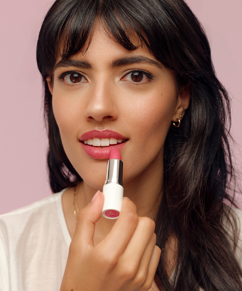 lavera Cream Glow Lipstick -Wild Rose 09- durante l'applicazione