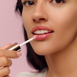 lavera Wonder Lip Elixir -Frosted Opal 01- durante l'applicazione