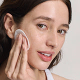 lavera Glow By Nature Liquid Illuminating Refiner durante l'applicazione