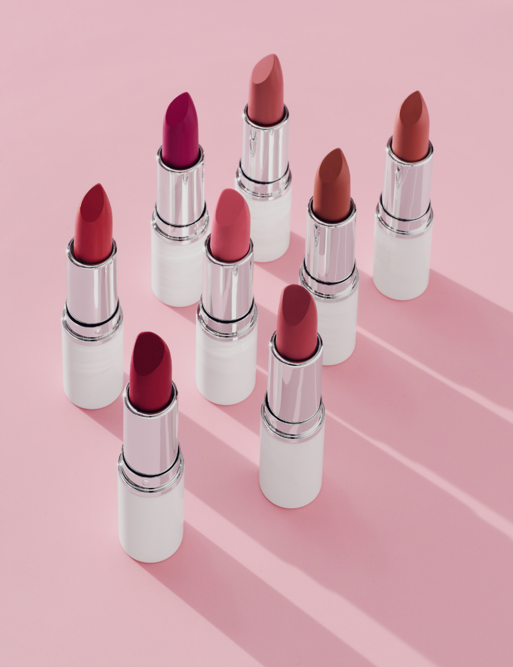 lavera Cream Glow Lipstick -Berry Red 10- durante l'applicazione