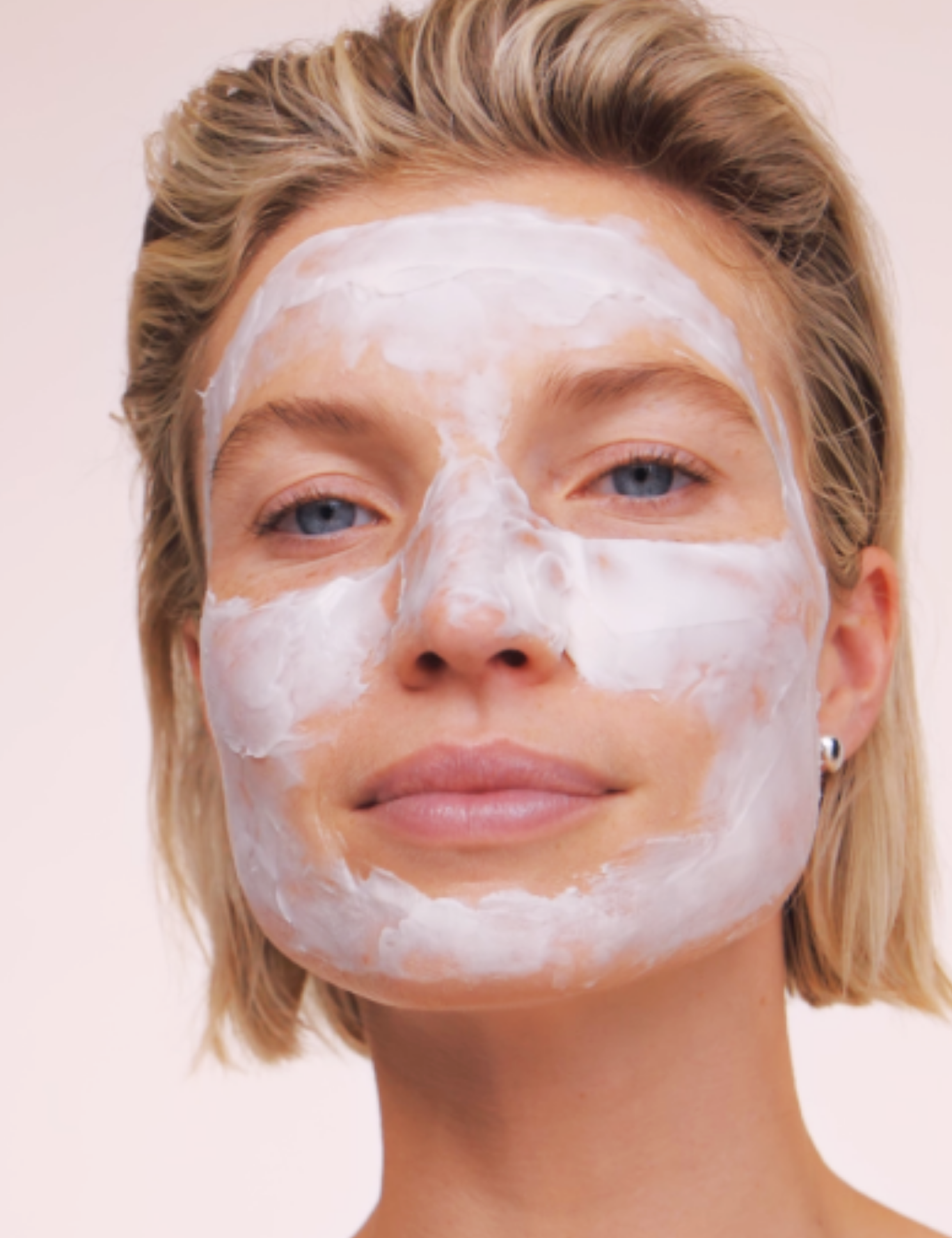 lavera basis sensitive Maschera antirughe Q10 durante l'applicazione