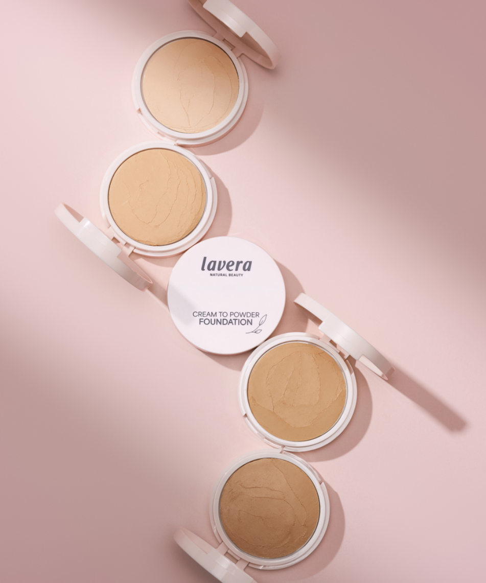 lavera Cream to Powder Foundation -Tanned 2.0- in der Anwendung