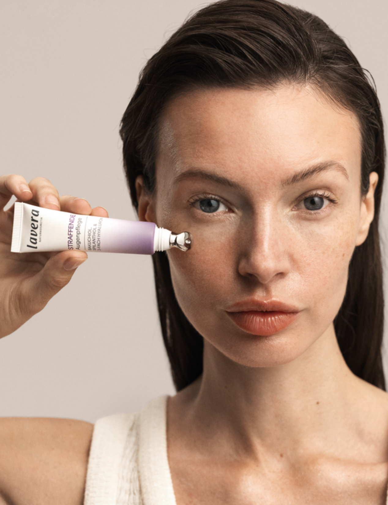 lavera Firming Eye Cream  durante l'applicazione