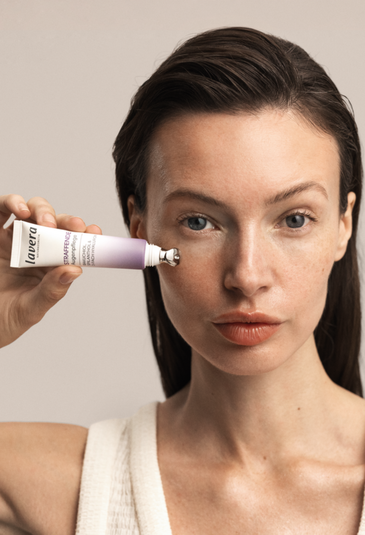 lavera Firming Eye Cream  durante l'applicazione