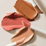 lavera Liquid Glow & Contour -Liquid Highlighter 03- durante l'applicazione