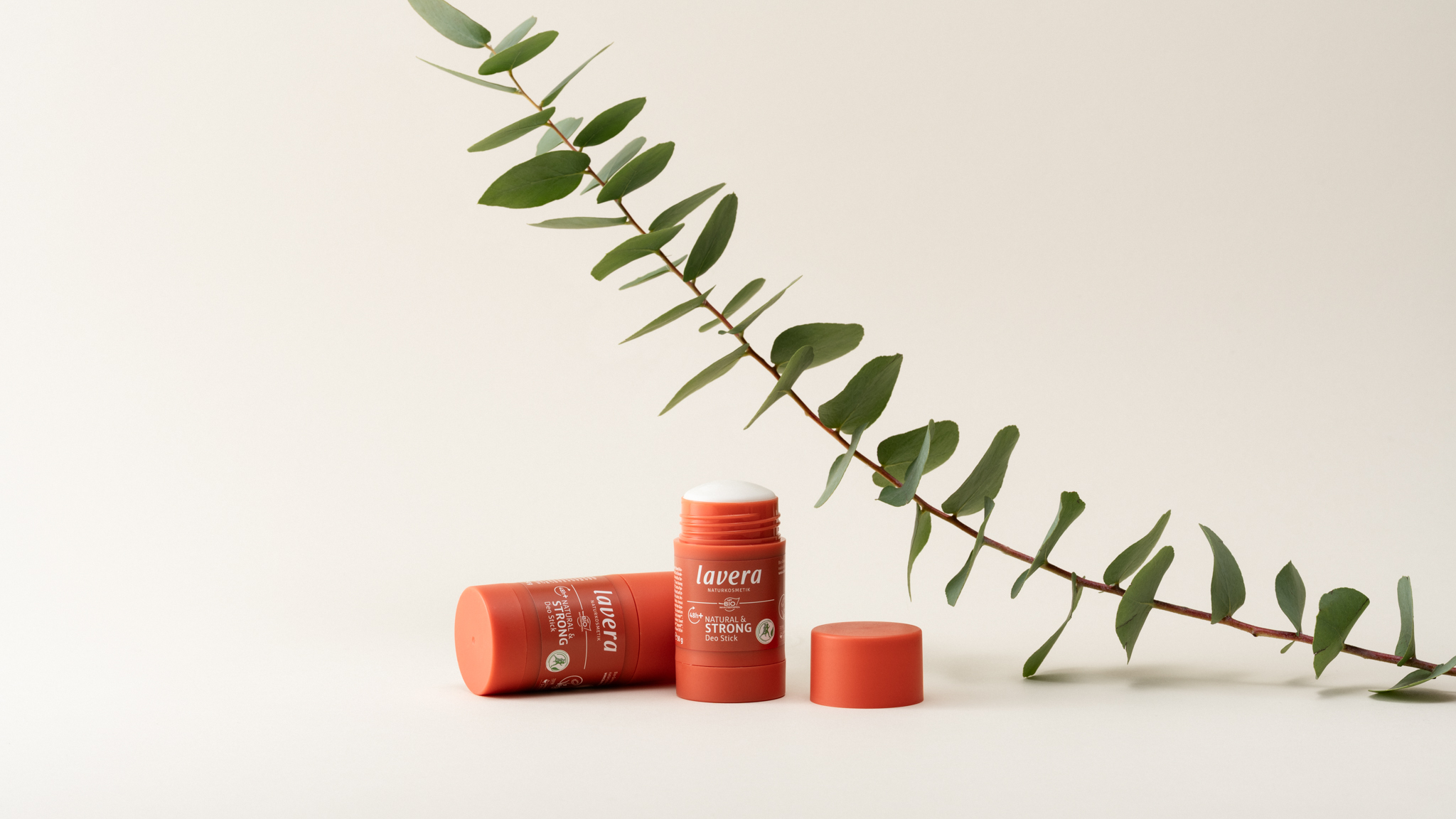 260210_lavera_q1_26_deo_natural_strong_16x9_low-res_002-2048x1152-71b7ef5